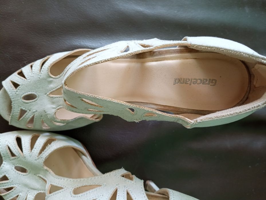 Buty na obcasie rozm. 40