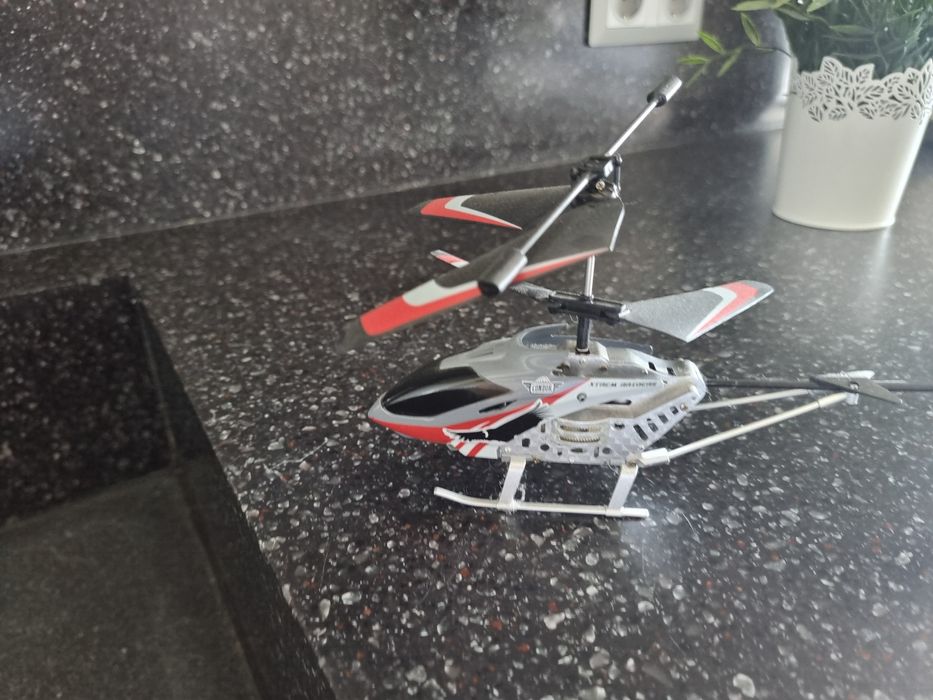 Vendo avião telecomandado