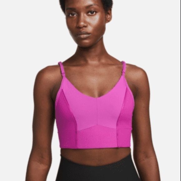 Топ спортивний Nike