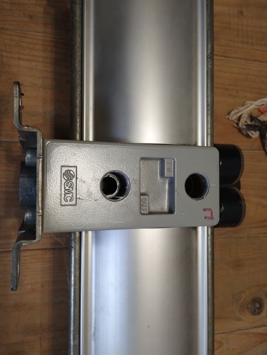 Усилітель давленія  VBA40A-F04. SMC