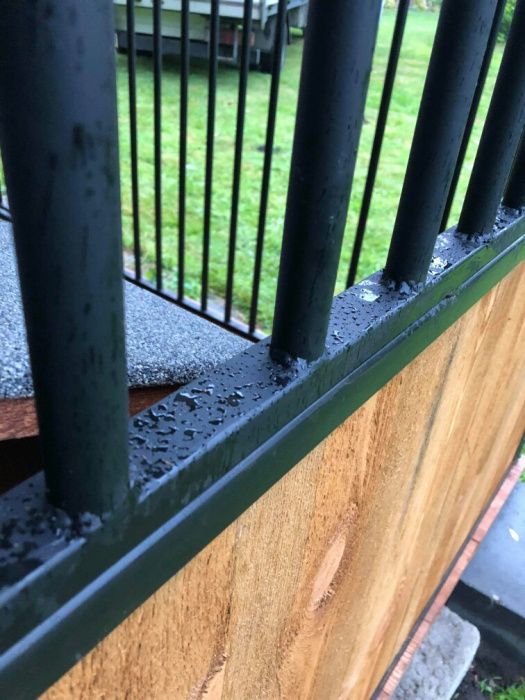 Kojec  wytrzymaly  dla psa. Solidny boks dla psa. Klatka dla psów