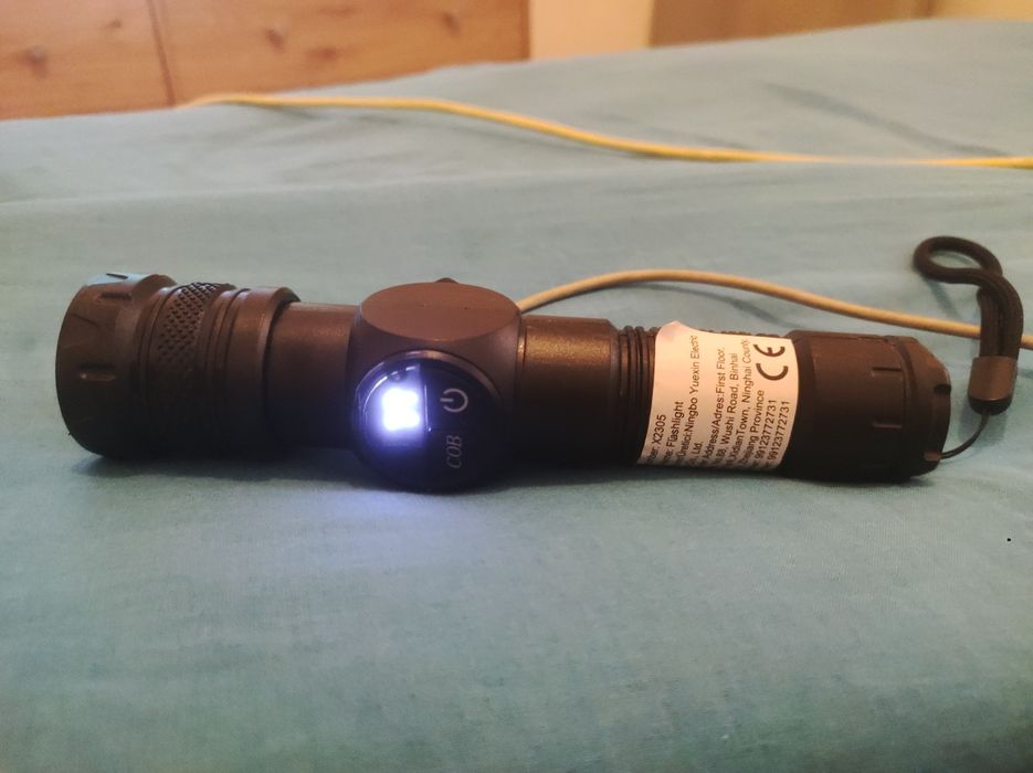 Lanterna potente com vários modos