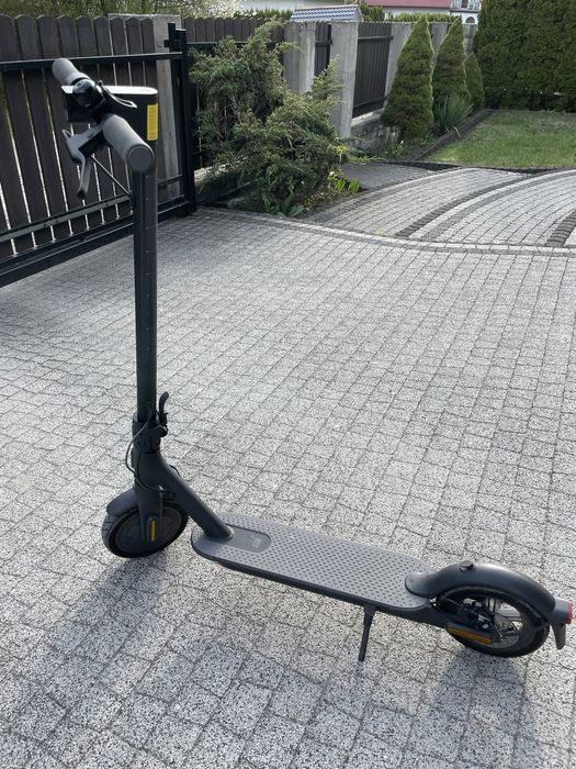 Hulajnoga Xiaomi Mi Electric Scooter Essential 250 W 20 km/h