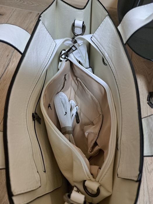 Torebka Karl Lagerfeld z kosmetyczką skórzana