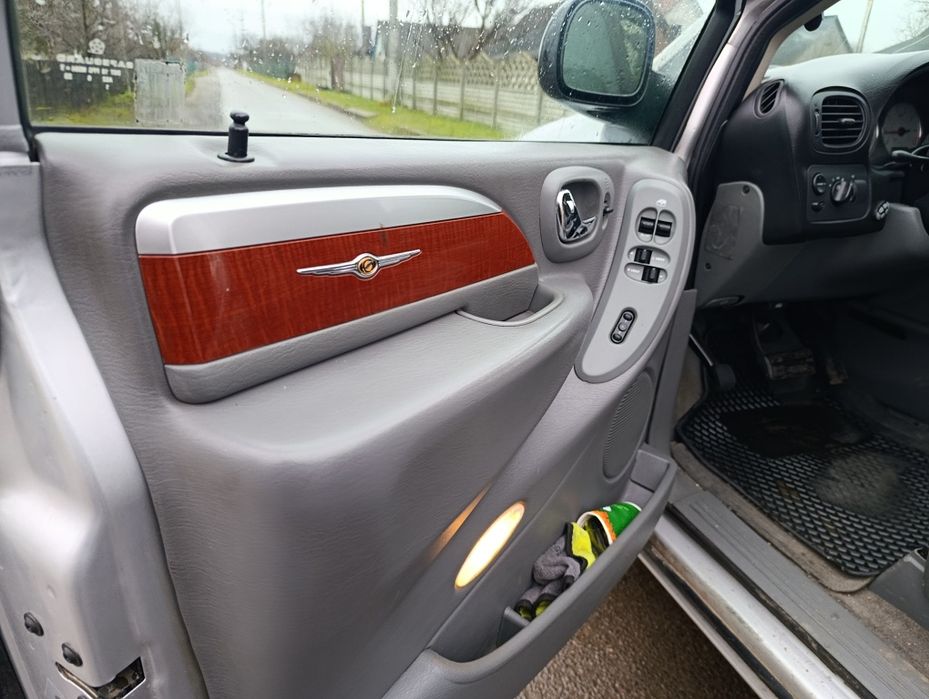 Крайслер Tawn & Country Limited 3.8i