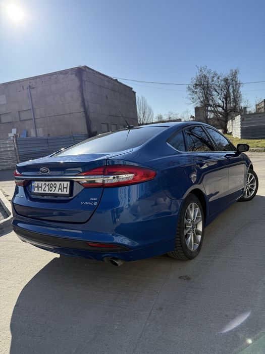 Ford Fusion Hybrid 2017 SE