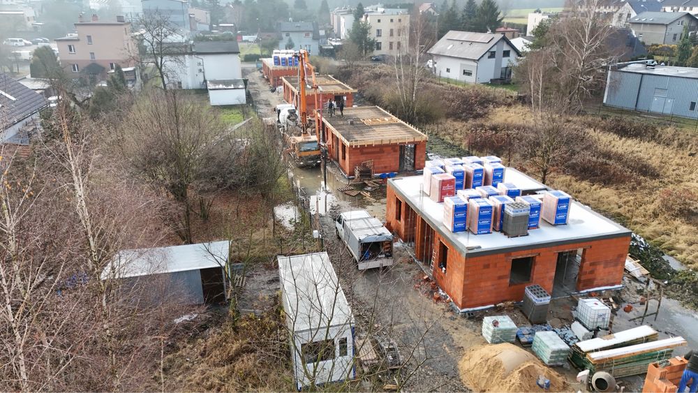 Budowa domow  szeregowek, plyty fundamentowe