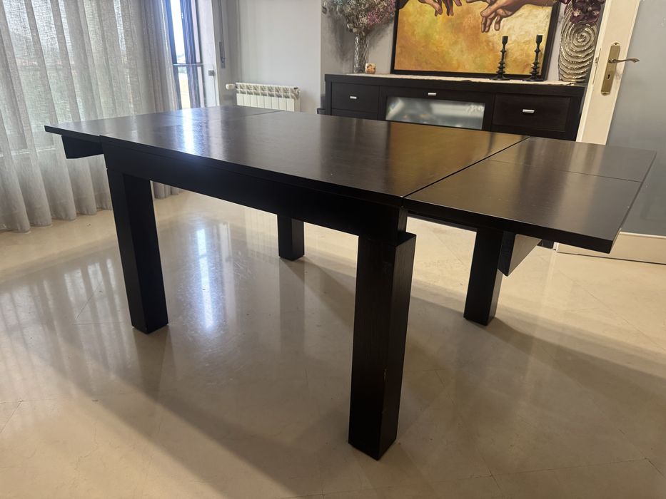 Mesa Jantar cor Wengue e 6 cadeiras cor bege