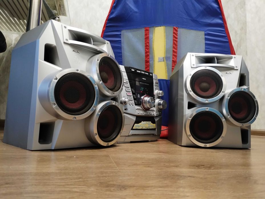 Потужний муз центр 1000 Вт ( Блютуз - AUX ) Сабвуферы в колонках
