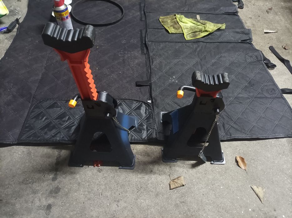 Cavaletes de elevação automovel com trava de segurança