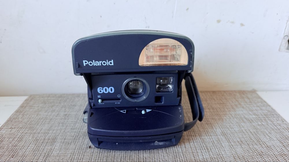 Фотоапарат Polaroid 600