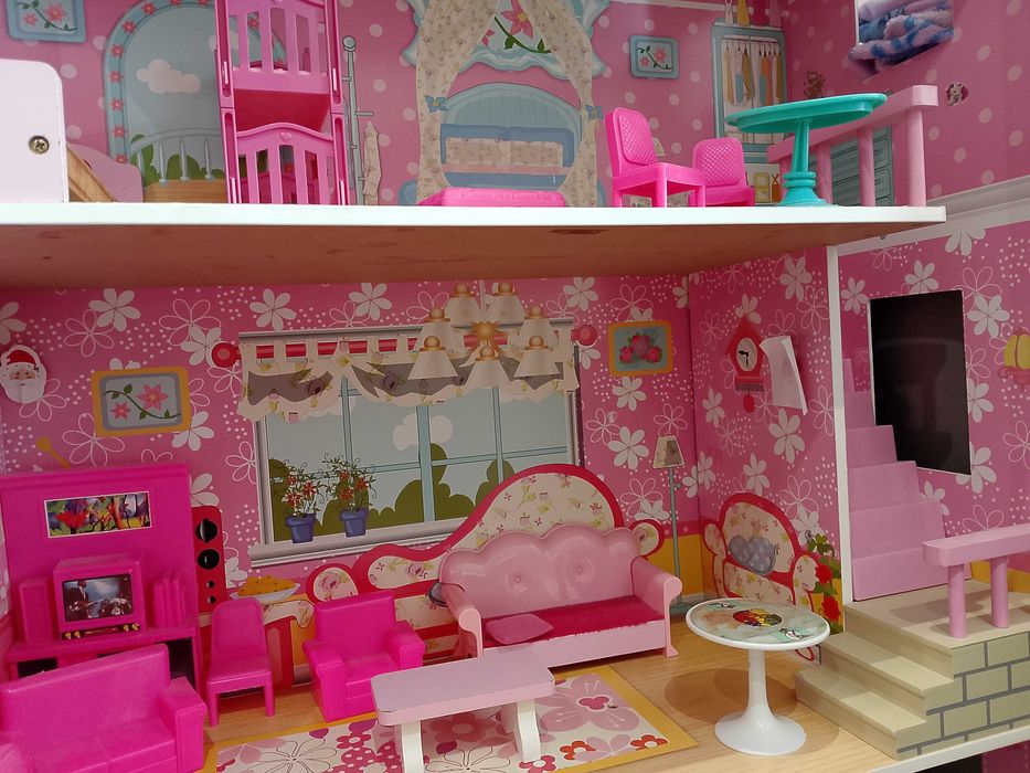 Duży domek dla lalek drewniany