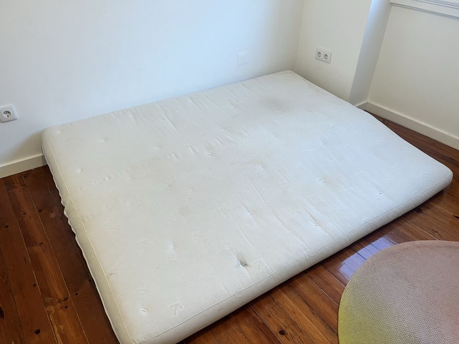 Futon antigo para oferecer