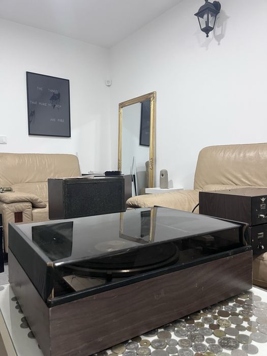 Gira discos , colunas , amplificador e rádio Lenco L75