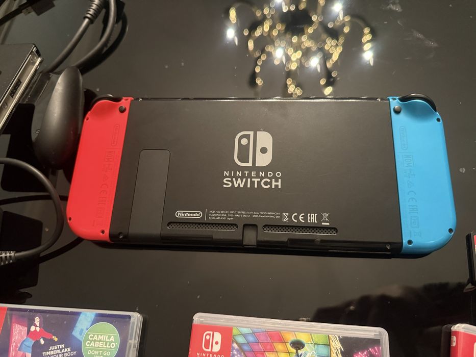 Nintendo Switch + Mario Kart + 3 Jogos + Dock + Comando