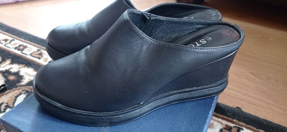 Жіноче взуття  шкіряне