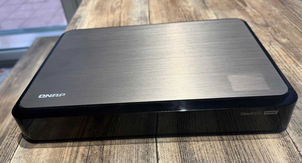 Serwer sieciowy Qnap NAS HS-251+, 2 x HDD 2TB, cichy