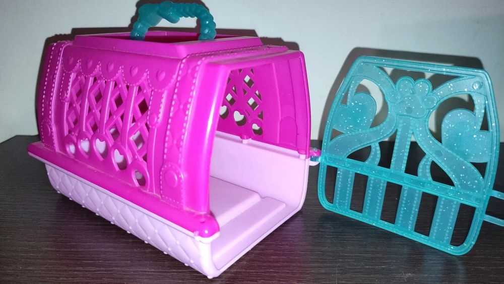 Piesek z transporterem