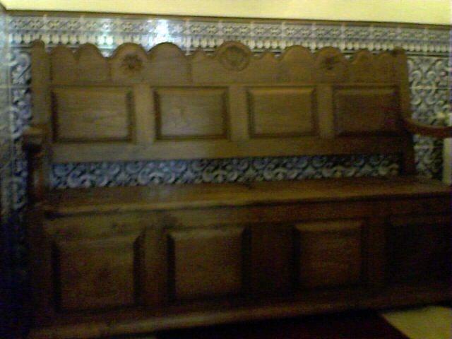 Banco-Arca em Castanho Maciço64739899932673120