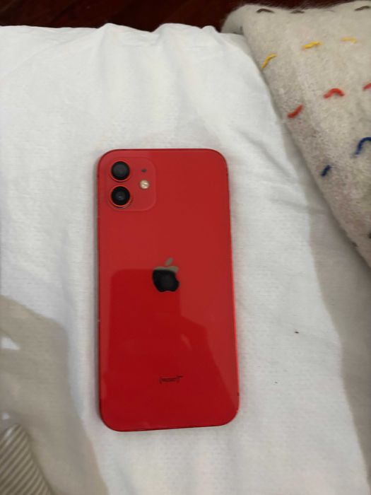 phone 12   128 GB  com  carregador .   150,00 Euros .