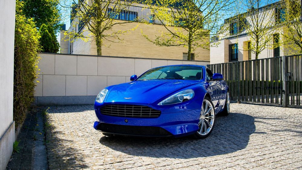 Aston Martin virage