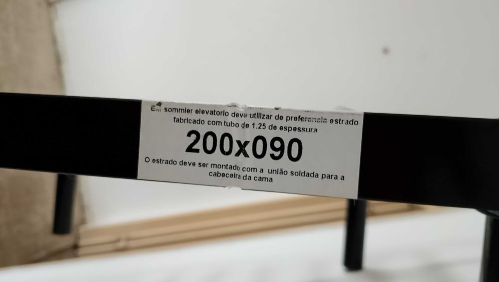 V E N D O Cama Solteiro 200X090