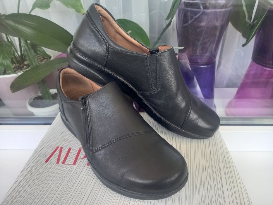 Шкіряні туфлі Clarks р.40