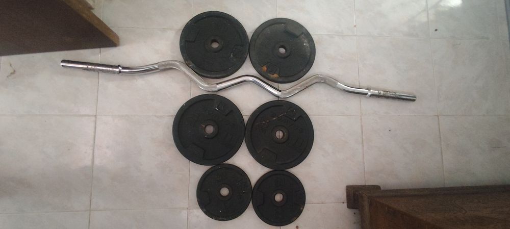 Dumbbells and Bar.514890732541716480