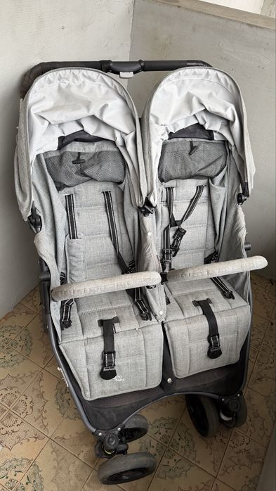 Прогулка для двійні