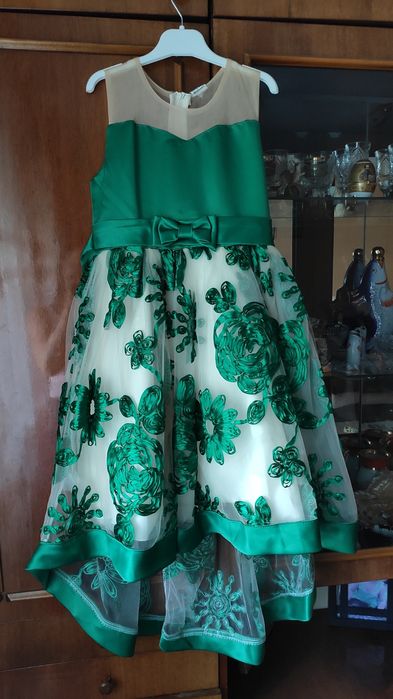 Продам випускне плаття на дівчинку