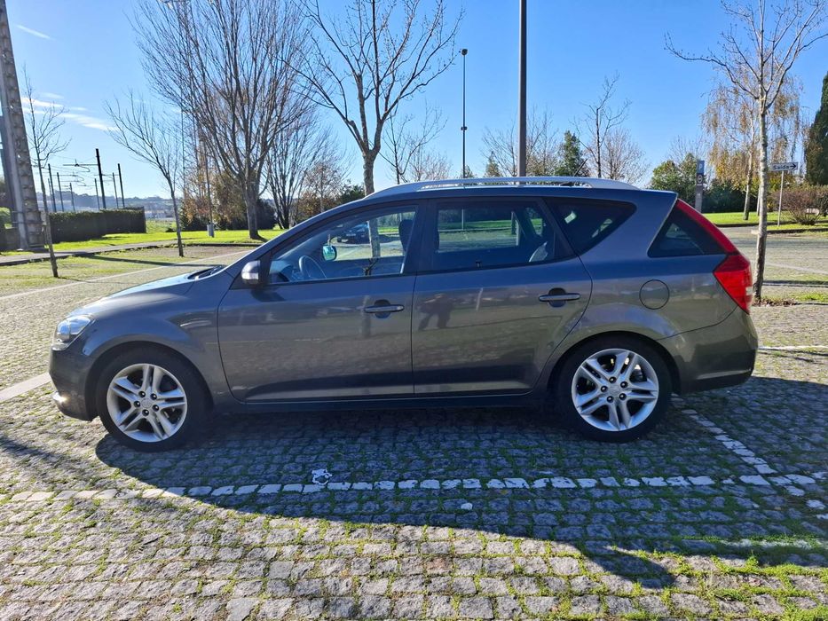 Kia Ceed SW 1.6 CRDi EX | 2010 | 255.000 km