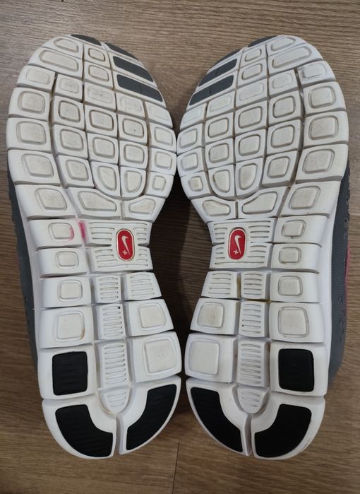 Кроссовки Nike р.39 стелька 25,5 см оригинал