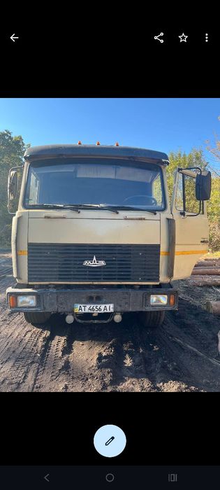 Лісовоз МАЗ з маніпулятором