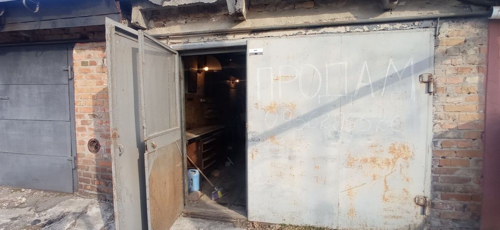 Гараж в дачному кооперативі