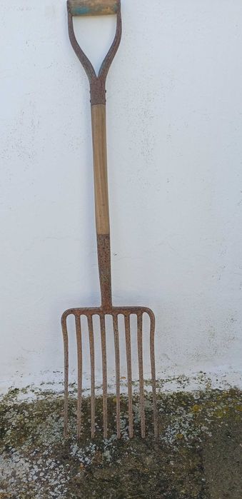 Forquilha Metálica com Cabo