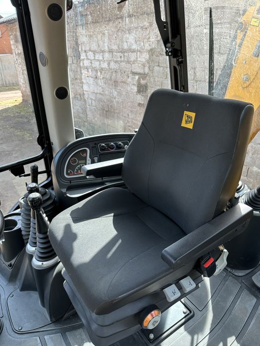 Продам трактор JCB 2021 (1600 моточасов )