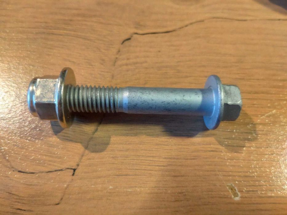 Śruba sworznia zwrotnicy Ford Fiesta mk7