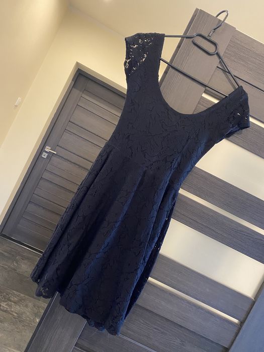 Koronkowa sukienka r. Xs