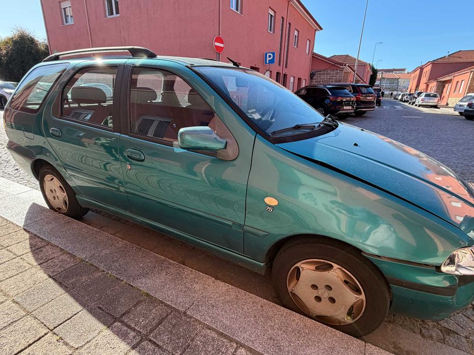 Fiat Palio Weekend Gasolina Acidentada – Anda – Motor e mecânica em bom estado. Inspeção em Dia – 700€