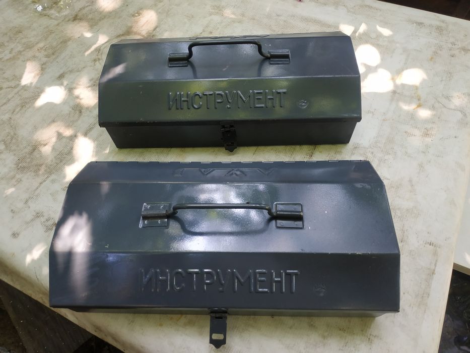 Ящик для інстр. ЛуАЗ, кулаки