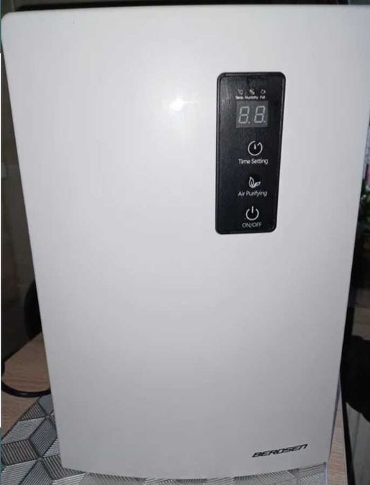 Osuszacz powietrza marki Berdsen 2000 ml.
