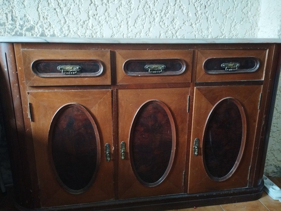 Conjunto de Sapateira com pedra em mármore e espelho com talha dourado