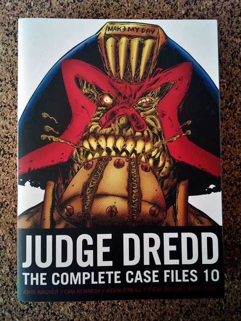 BD - Judge Dredd: The Complete Case Files 10