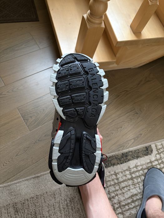 баленсіага траки1