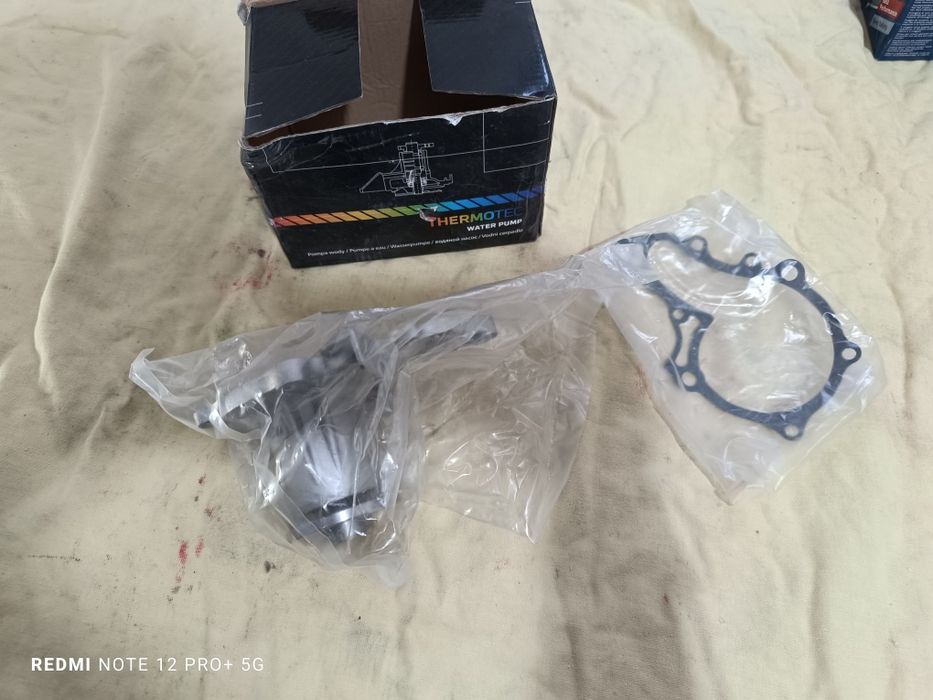 Насос охолоджуючої рідини помпа THERMOTEC D12046TT  TOYOTA GEEIY MK, C