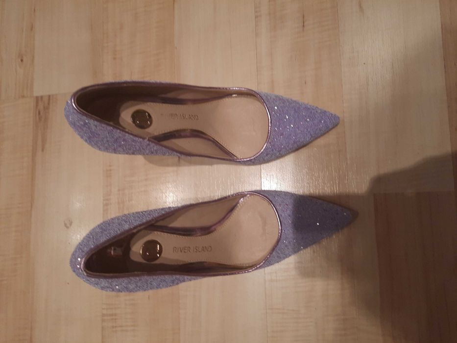 Szpilki  czółenka  damskie  River  Island  lawendowe nowe 38