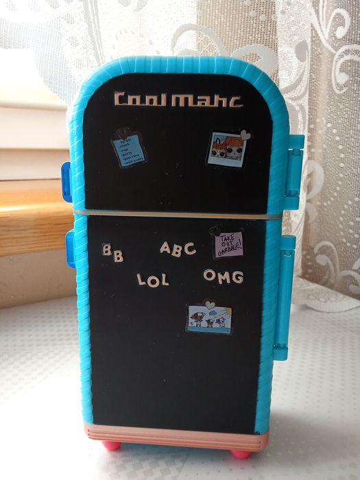 Холодильник лол mga оригінал з поличками і льодом