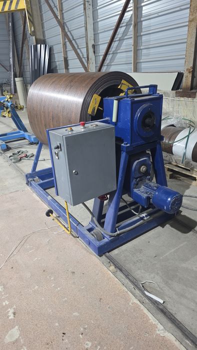 Розмотувач рулонної сталі 5т