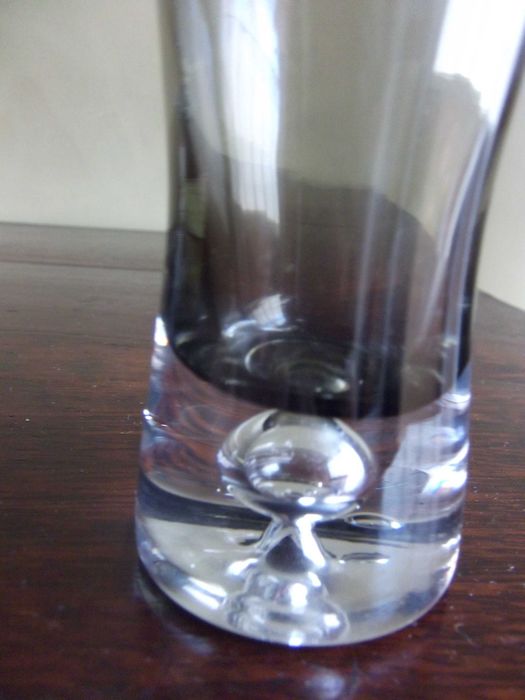 Garrafa e copos em vidro antigos / Antique glass bottle and cups