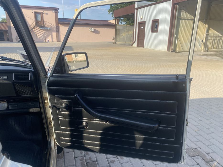 Автомобіль ВАЗ 2107